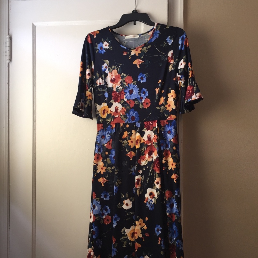 Olive Avenue Floral Dress (*has pockets!*)